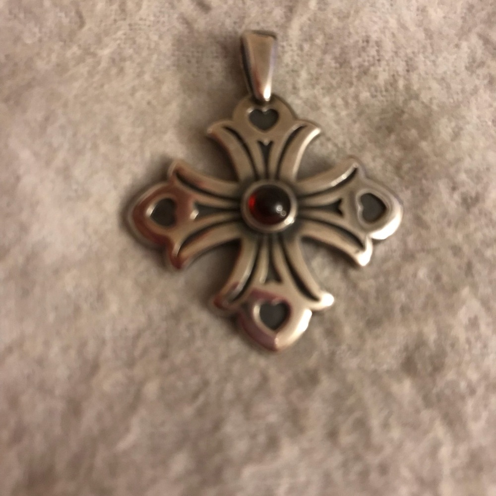 🚨Sterling silver retired cross🚨